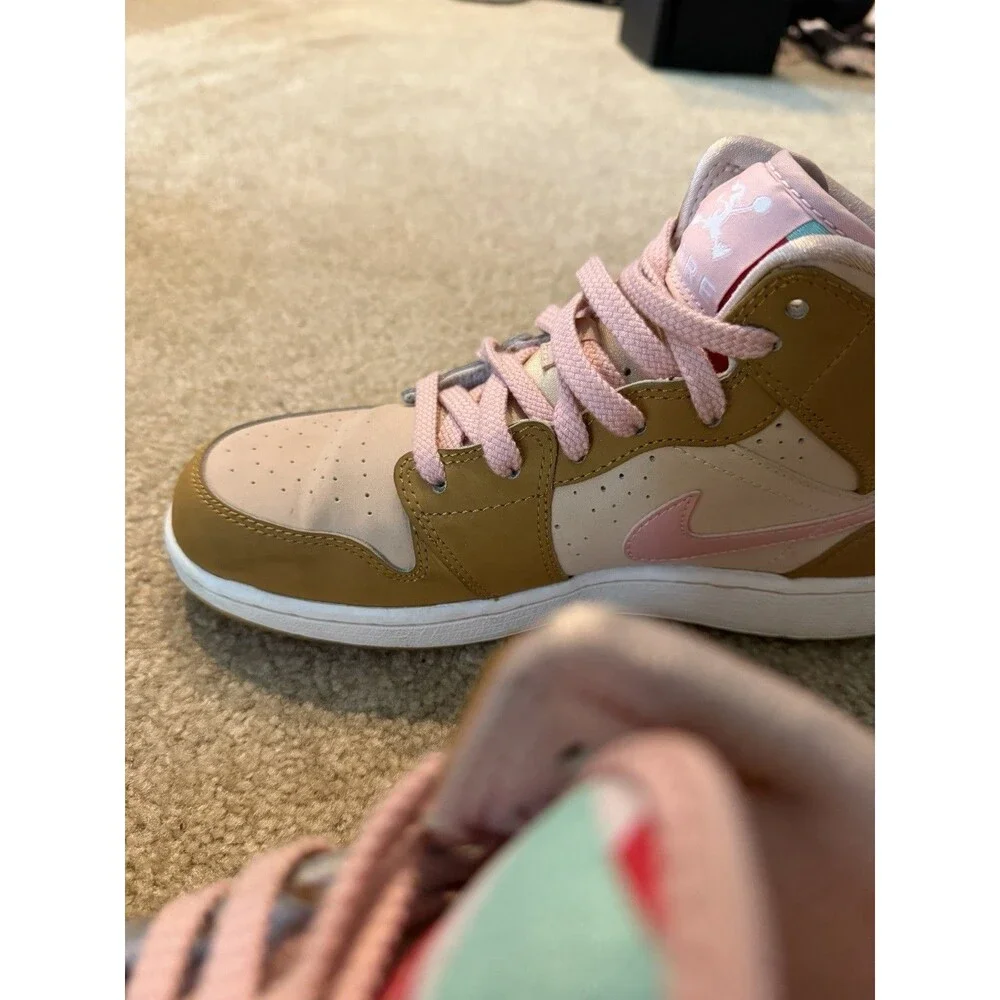Grade School Jordan 1 Mid Retro Bunny Style Code 724072-730 Size 5.5Y No Box